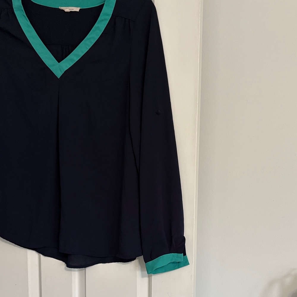 41 Hawthorn Navy Blouse with Teal Trim - Picture 4 of 6